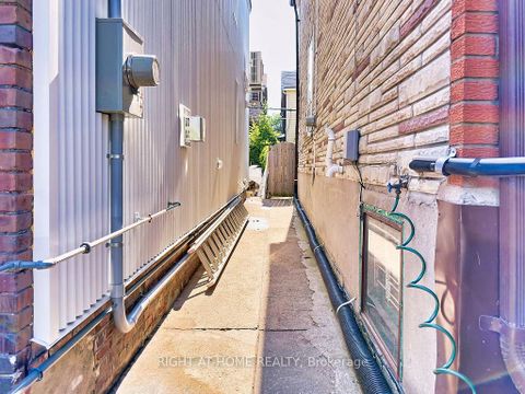 Photo 13 at 132 Bellwoods Avenue, Bellwoods, Toronto