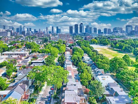 Photo 16 at 132 Bellwoods Avenue, Bellwoods, Toronto