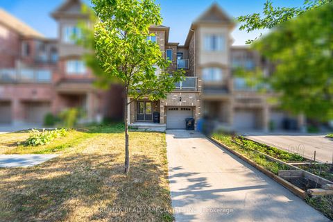 Photo 2 at 33 Pringdale Gardens Circle S, Eglinton East, Toronto