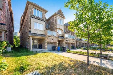Photo 3 at 33 Pringdale Gardens Circle S, Eglinton East, Toronto