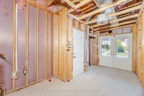 Photo 5 at 33 Pringdale Gardens Circle S, Eglinton East, Toronto