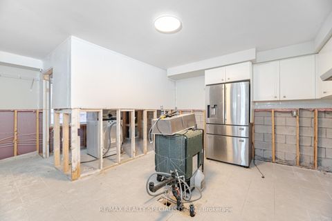 Photo 9 at 33 Pringdale Gardens Circle S, Eglinton East, Toronto