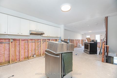 Photo 11 at 33 Pringdale Gardens Circle S, Eglinton East, Toronto