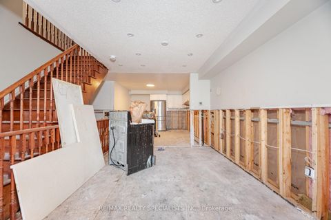 Photo 14 at 33 Pringdale Gardens Circle S, Eglinton East, Toronto