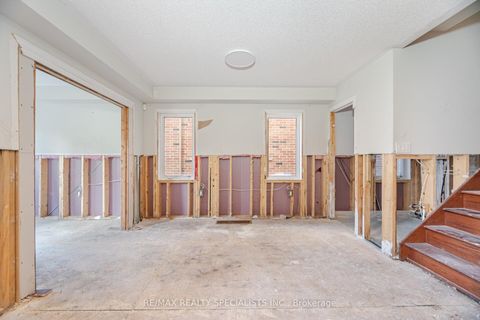 Photo 16 at 33 Pringdale Gardens Circle S, Eglinton East, Toronto