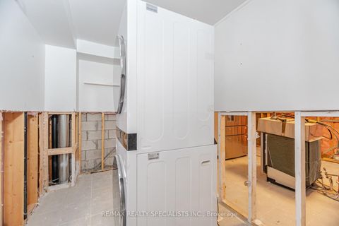 Photo 21 at 33 Pringdale Gardens Circle S, Eglinton East, Toronto