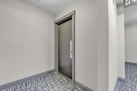 Photo 7 at 327 - 3600 Highway 7, Vaughan Corporate Centre, Vaughan