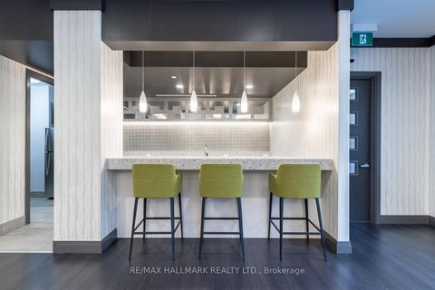Photo 32 at 327 - 3600 Highway 7, Vaughan Corporate Centre, Vaughan