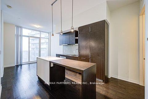 Photo 4 at 6805 - 100 Harbour Street, Waterfront Communities C1, Toronto