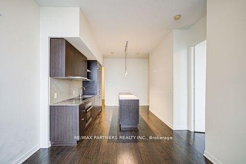 Photo 7 at 6805 - 100 Harbour Street, Waterfront Communities C1, Toronto
