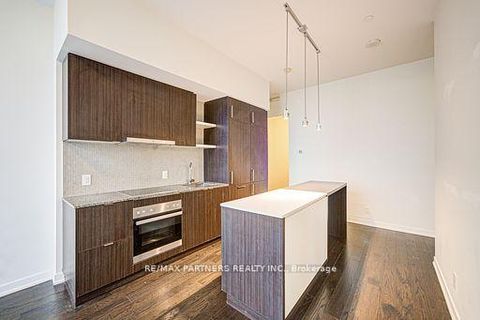 Photo 9 at 6805 - 100 Harbour Street, Waterfront Communities C1, Toronto