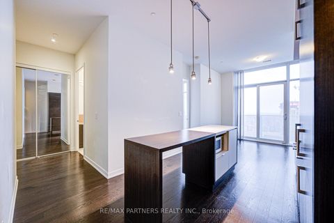 Photo 13 at 6805 - 100 Harbour Street, Waterfront Communities C1, Toronto