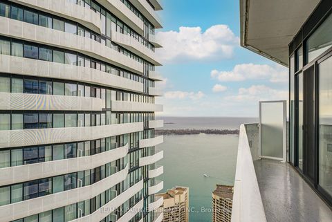 Photo 19 at 6805 - 100 Harbour Street, Waterfront Communities C1, Toronto