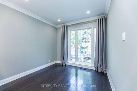 Photo 10 at 19 Marowyne Drive, Don Valley Village, Toronto