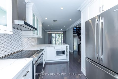 Photo 15 at 19 Marowyne Drive, Don Valley Village, Toronto