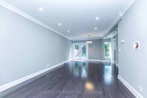 Photo 19 at 19 Marowyne Drive, Don Valley Village, Toronto