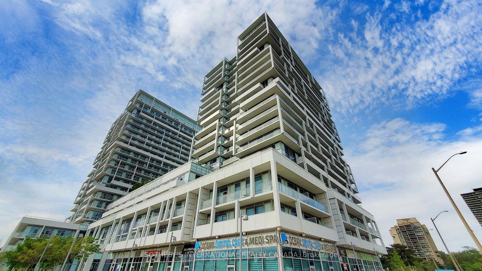 1803 - 65 Speers Road, QE Queen Elizabeth, Oakville 