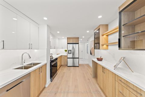 Photo 18 at 210 - 7300 Yonge Street, Yorkhill, Vaughan