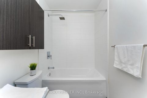 Photo 25 at 418 - 3600 Highway 7, Vaughan Corporate Centre, Vaughan