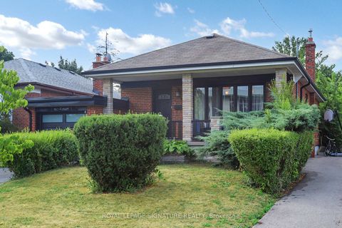 Photo 2 at 11 Bucannan Road, Maryvale, Toronto