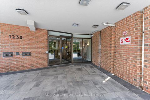 Photo 1 at 602 - 1230 Marlborough Court, CP College Park, Oakville