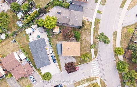 Photo 46 at 36 Shalom Crescent, Clairville, Toronto