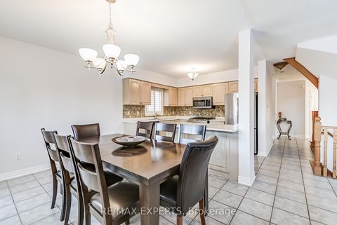 Photo 12 at 8 Pine Hollow Crescent, Maple, Vaughan
