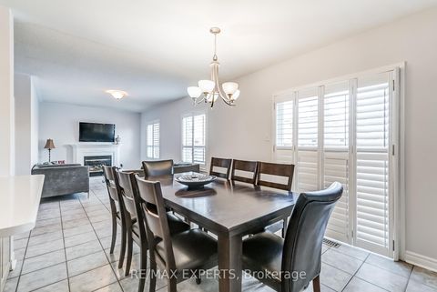 Photo 17 at 8 Pine Hollow Crescent, Maple, Vaughan
