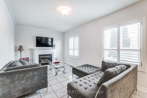 Photo 20 at 8 Pine Hollow Crescent, Maple, Vaughan