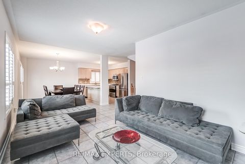 Photo 21 at 8 Pine Hollow Crescent, Maple, Vaughan