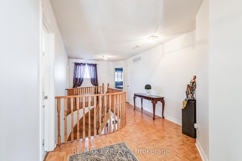 Photo 23 at 8 Pine Hollow Crescent, Maple, Vaughan