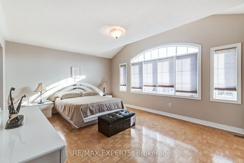 Photo 24 at 8 Pine Hollow Crescent, Maple, Vaughan