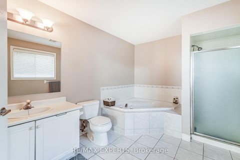 Photo 26 at 8 Pine Hollow Crescent, Maple, Vaughan