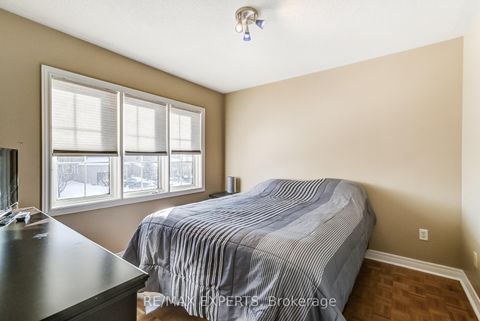 Photo 29 at 8 Pine Hollow Crescent, Maple, Vaughan