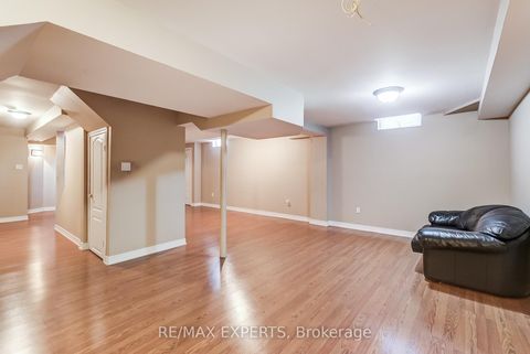 Photo 34 at 8 Pine Hollow Crescent, Maple, Vaughan