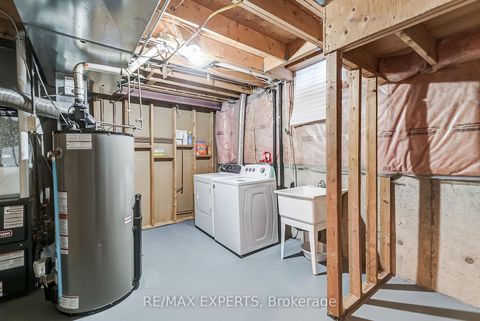 Photo 37 at 8 Pine Hollow Crescent, Maple, Vaughan