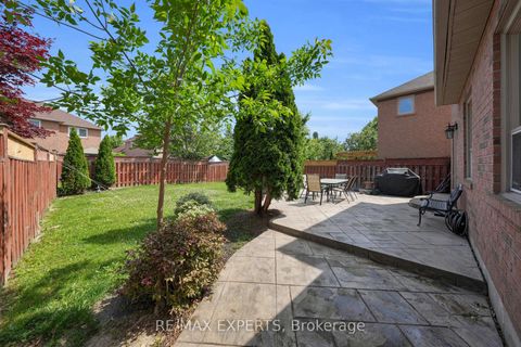 Photo 39 at 8 Pine Hollow Crescent, Maple, Vaughan