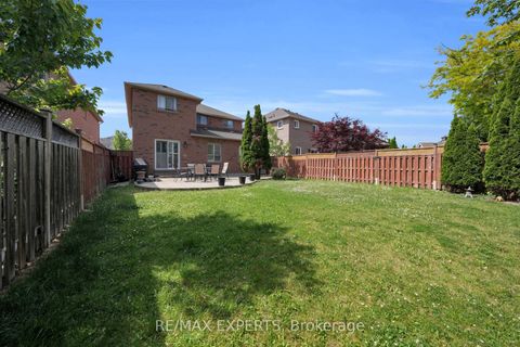 Photo 41 at 8 Pine Hollow Crescent, Maple, Vaughan