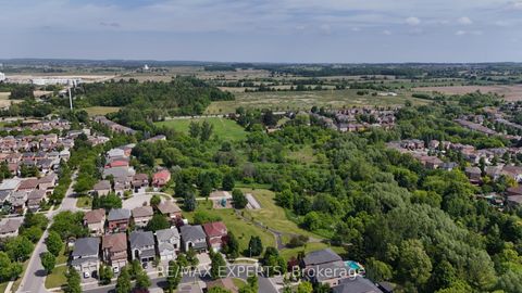 Photo 47 at 8 Pine Hollow Crescent, Maple, Vaughan