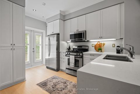 Photo 7 at 8 - 1 Baxter Street, Moore Park, Toronto