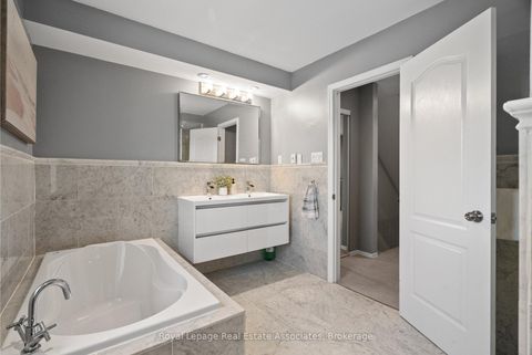 Photo 26 at 8 - 1 Baxter Street, Moore Park, Toronto