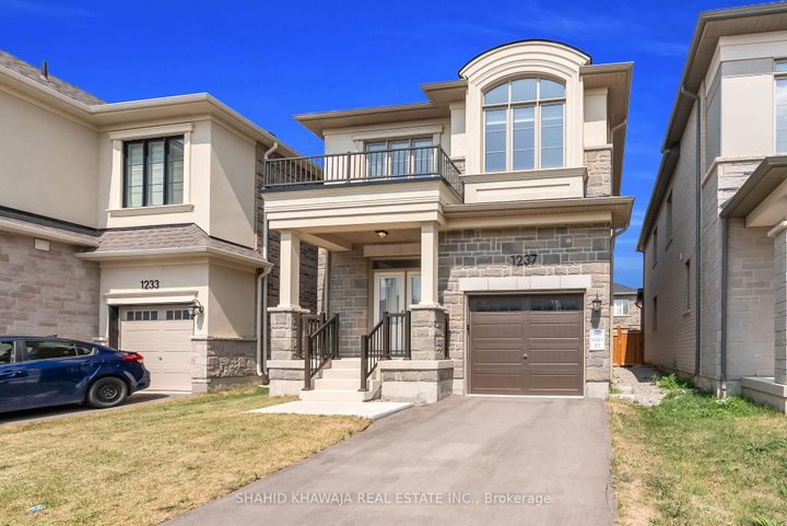 Photo 2 at 1237 Trudeau Drive, BW Bowes, Milton