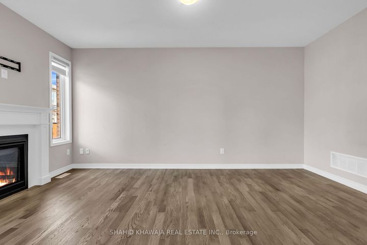 Photo 6 at 1237 Trudeau Drive, BW Bowes, Milton