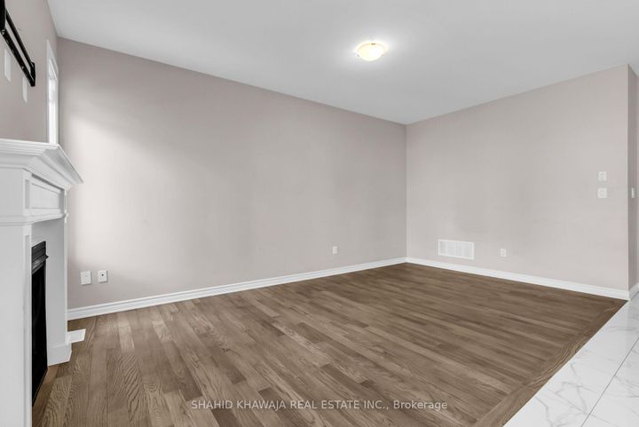 Photo 7 at 1237 Trudeau Drive, BW Bowes, Milton