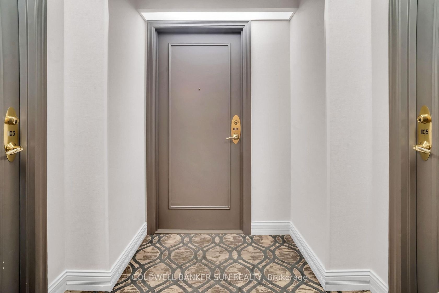 1104 - 35 Kingsbridge Garden Circle, Hurontario, Mississauga 