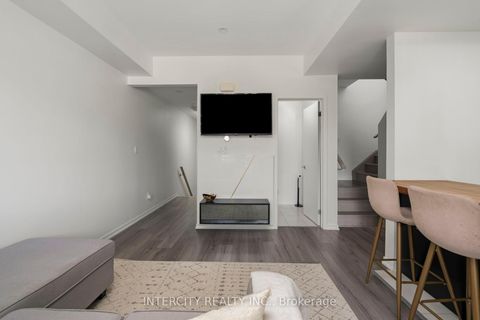 Photo 6 at E-16 - 26 Bruce Street, East Woodbridge, Vaughan