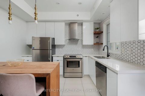 Photo 15 at E-16 - 26 Bruce Street, East Woodbridge, Vaughan