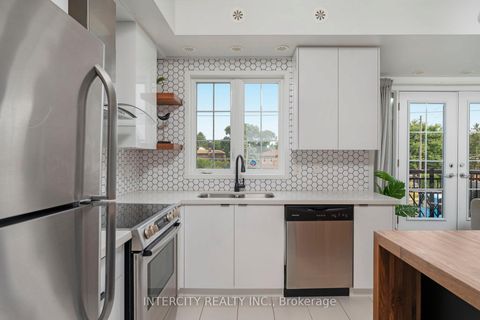 Photo 17 at E-16 - 26 Bruce Street, East Woodbridge, Vaughan
