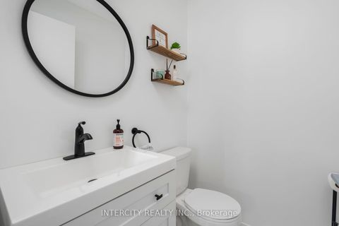 Photo 28 at E-16 - 26 Bruce Street, East Woodbridge, Vaughan