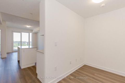 Photo 11 at 726 - 3200 William Coltson Avenue, JM Joshua Meadows, Oakville